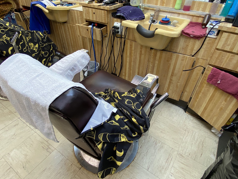 Hoang Tho Barber Shop 5