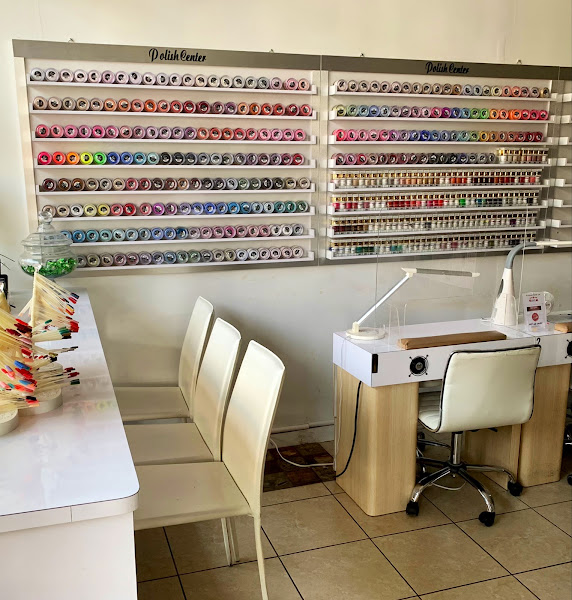 Mavana Nails & Waxing 3