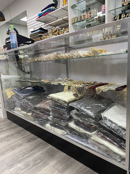 Maha's South Asian Boutique 3