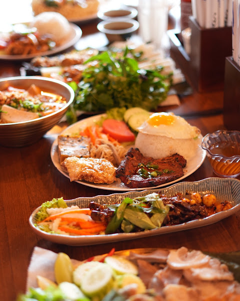 Huong Viet Vietnamese Restaurant 4