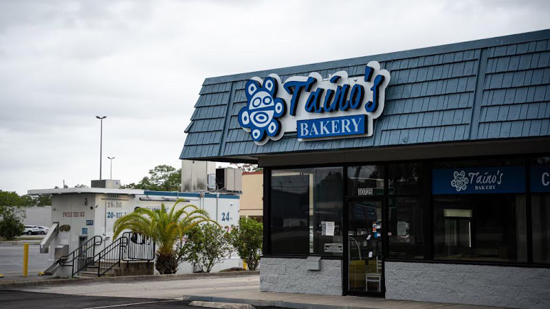 Tainos Bakery & Deli (east colonial) 2