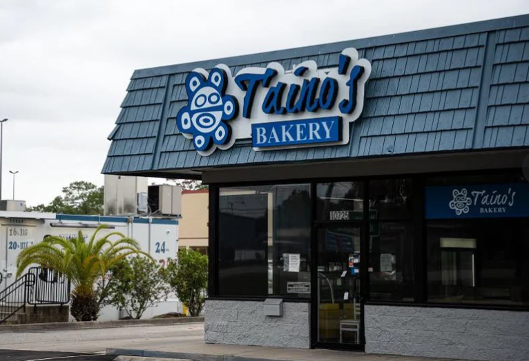 Tainos Bakery & Deli (east colonial) 4