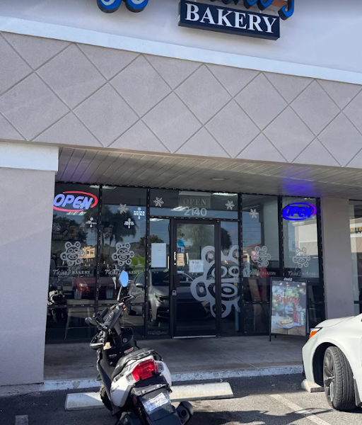 Tainos Bakery & Deli (whisper lakes)