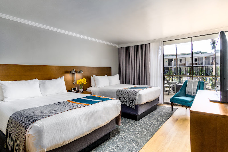 Town and Country Resort 3