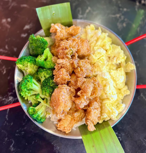 Daily More (Thai Kitchen, Noodle Bowl & Milk Tea) 4