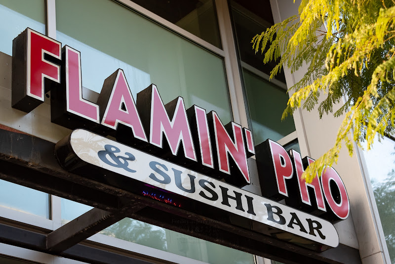 Flamin' Phó & Sushi Bar 4
