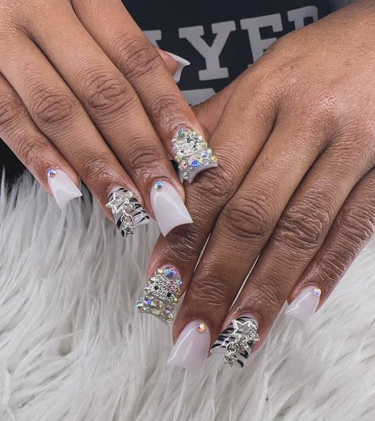 LVT Nails & Spa 4
