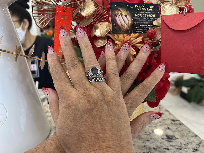 Velvet Nail Bar III 4
