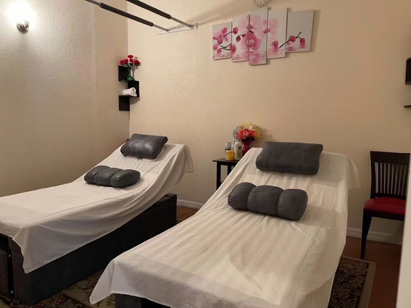 Orchid Spa Massage 3