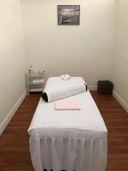 Class Act Massage and Facial Spa 4