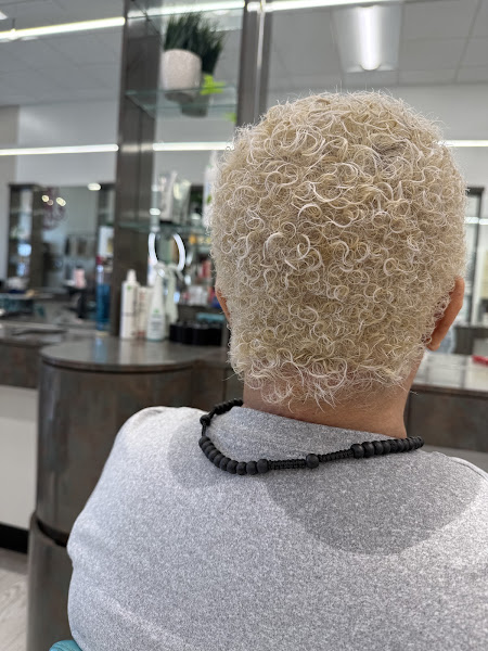 Aiza Salon & Spa 4