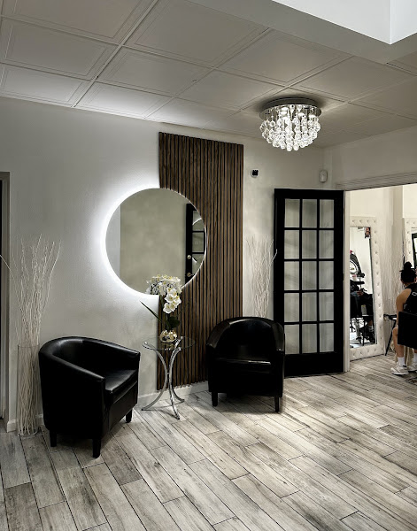 SALON AMOURA 4