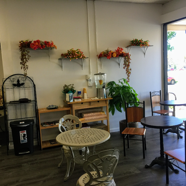 Tadian Cafe 1