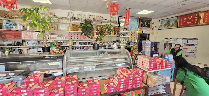 Huy Ky Bakery 4