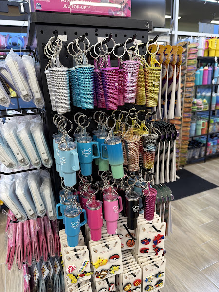 Gift Shop And Disney Gifts 5