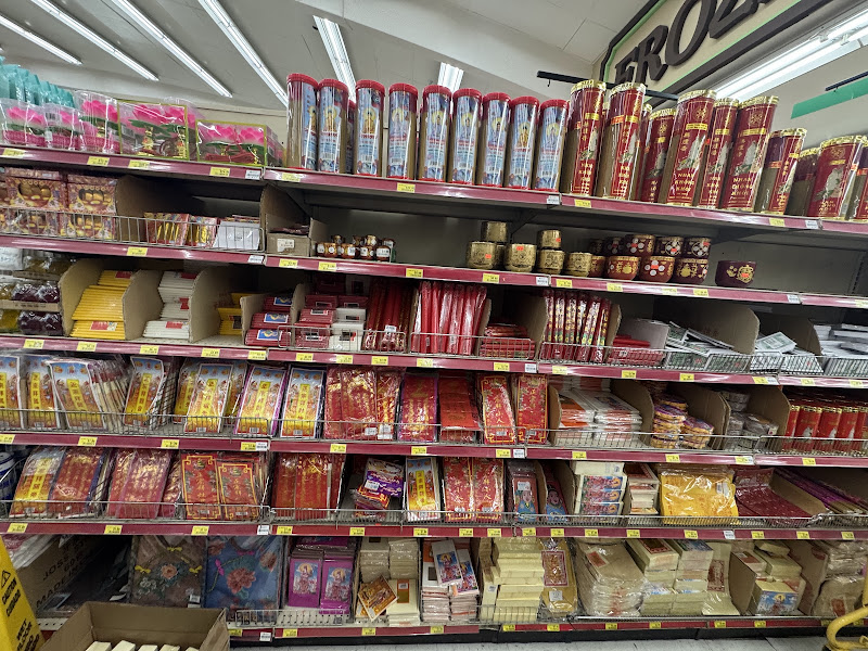 World Foods Supermarket- Vien Dong 4