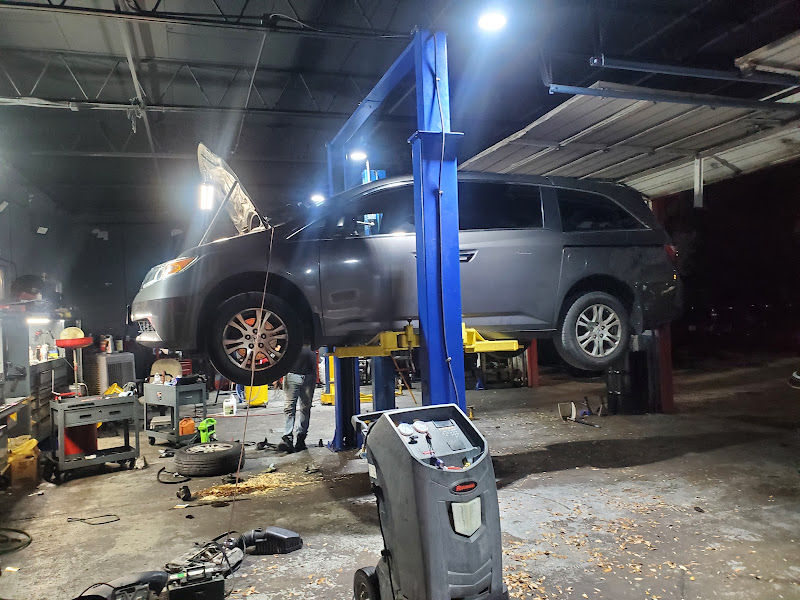 Hondanis Auto Repair Hablamos Español 4