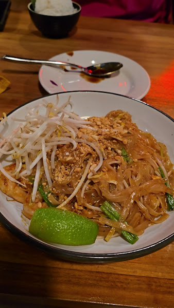 26 Thai Kitchen & Bar (Midtown) 3