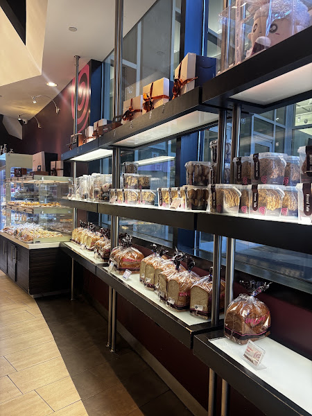 Sweet Hut Bakery & Cafe 4