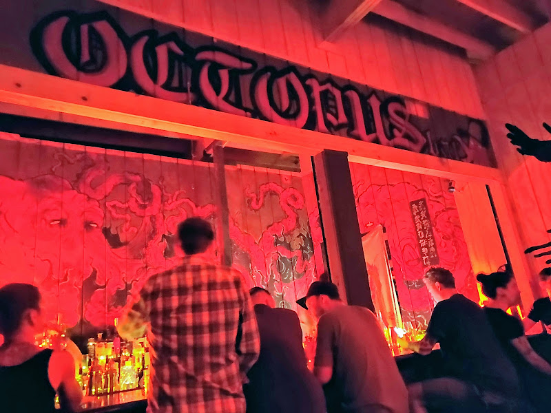 Octopus Bar 2