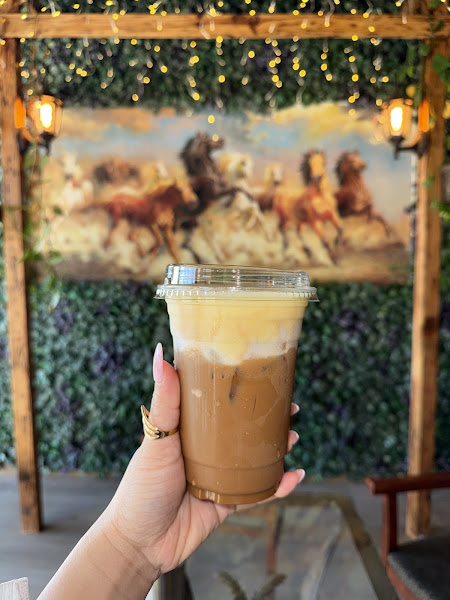 Quynh Cafe | Smoothie • Chè • Coffee • Tea • Dessert 4
