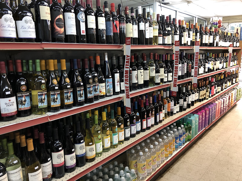 L & M Market 5