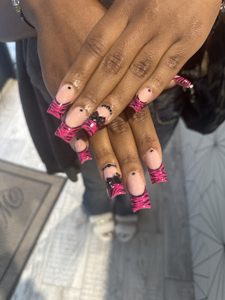 Lush Nail Bar Colony Square 5
