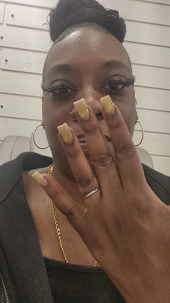 Lush Nail Bar Grant Park 3