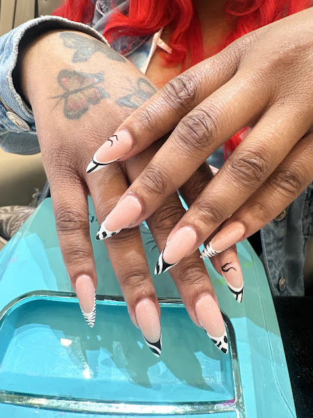 Lush Nail Bar Grant Park 4