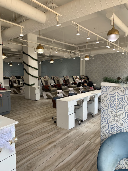 Lacquer Nail Bar 4
