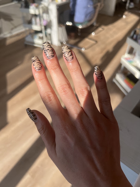 Elan Organic Nail Boutique 5