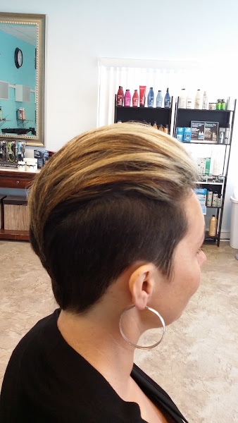 324 Hair Studio 4