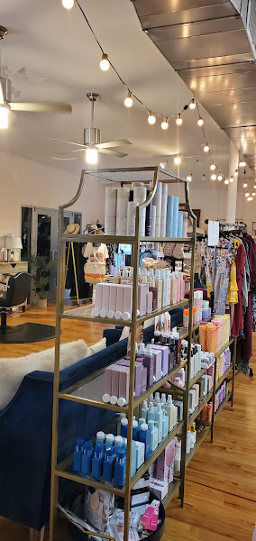Pink Lemon Salon & Boutique 5