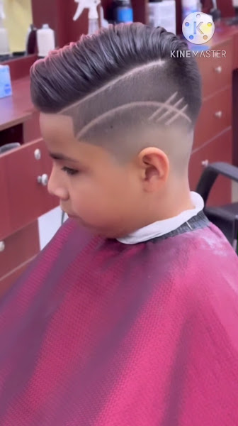 The Moon Hair Salon And Barbershop حلاق عربي 3
