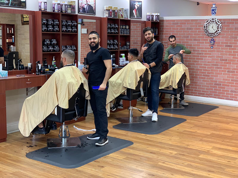 The Moon Hair Salon And Barbershop حلاق عربي 4