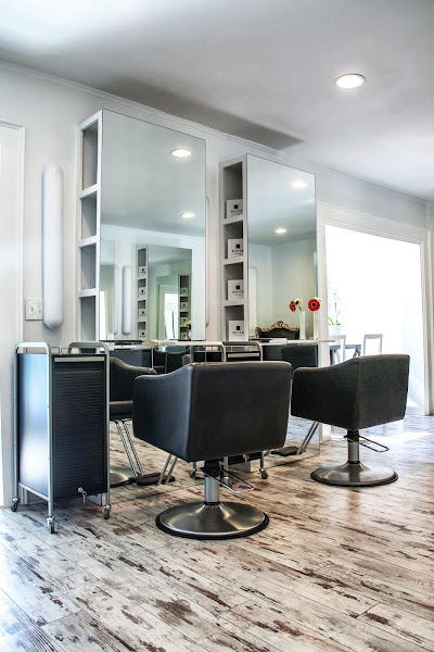 White Salon and Spa 3