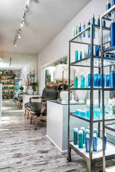 White Salon and Spa 5