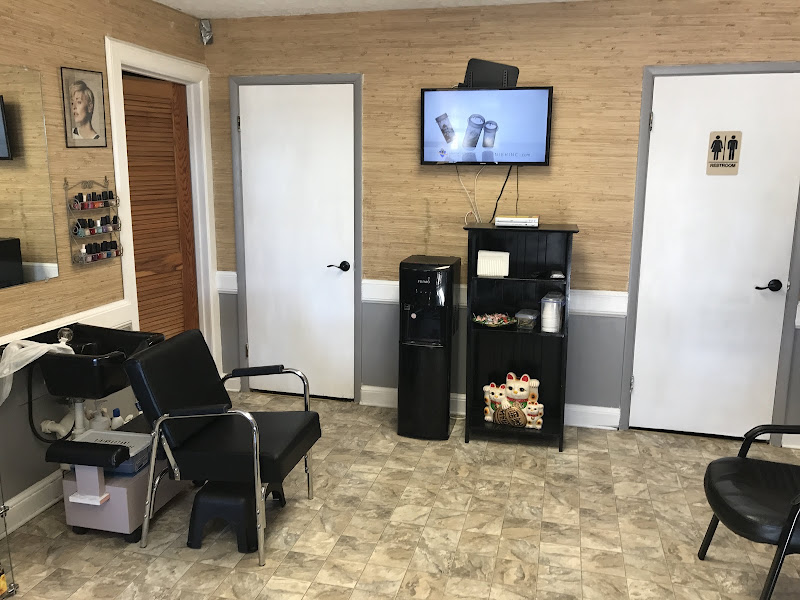 Angie Salon 4
