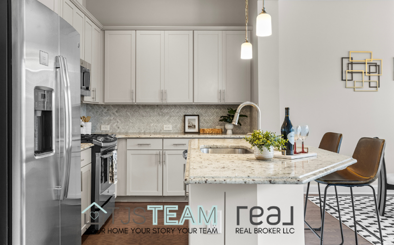 Tina Jingru Sui, Realtor 5