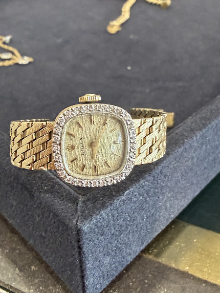 Peach Vintage Jewelry and Pawn 4