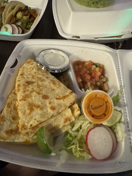 eltoroserranophillyfoodtruck 4