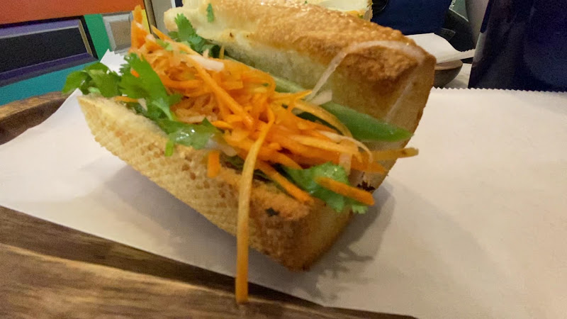 Café Couleur Banh mì 3