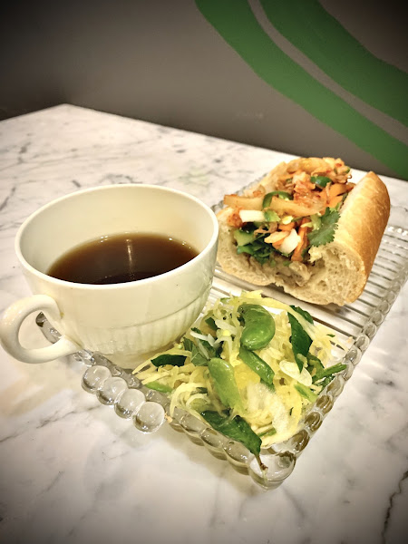 Café Couleur Banh mì 5