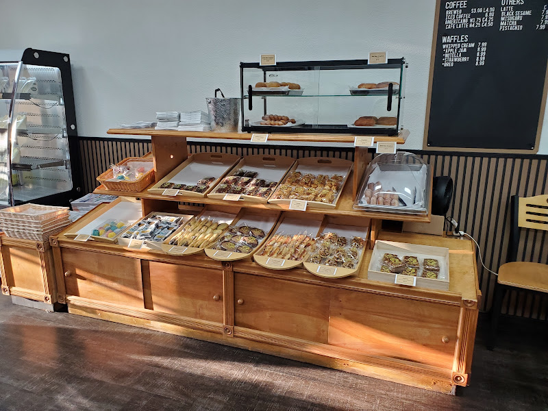 Paris Bakery and Deli 5
