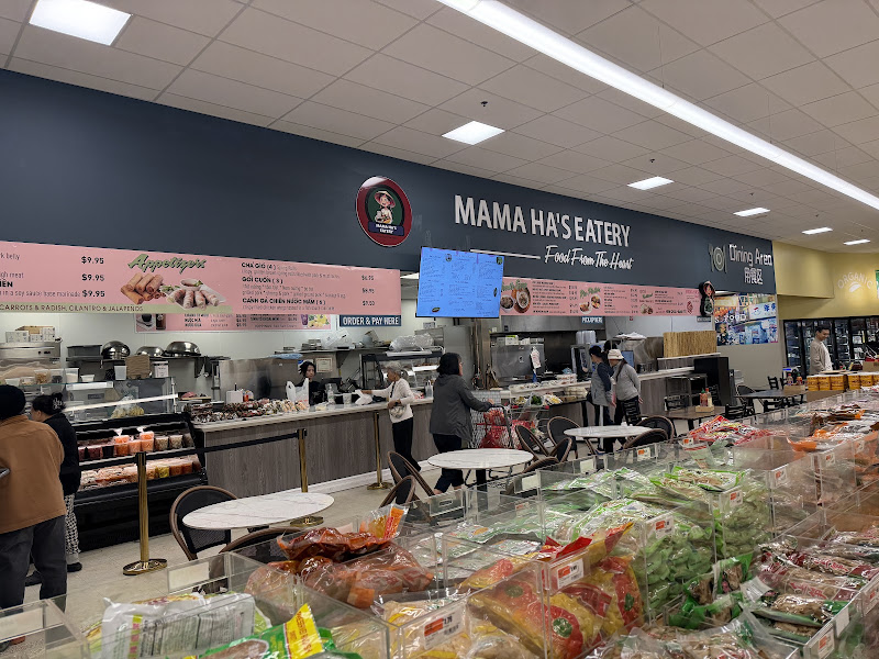 Hung Vuong Food Market 4