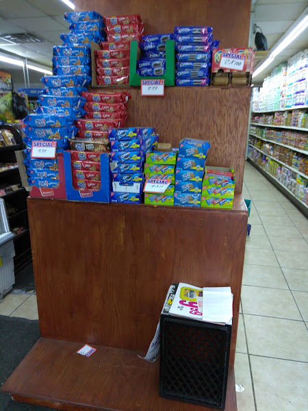 Lee's Foodland Market 4