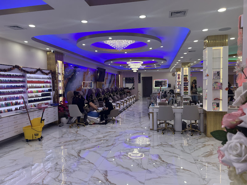 HD NAIL BAR & LASHES 4