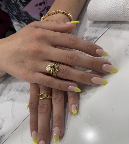 Talon Nail Bar 4