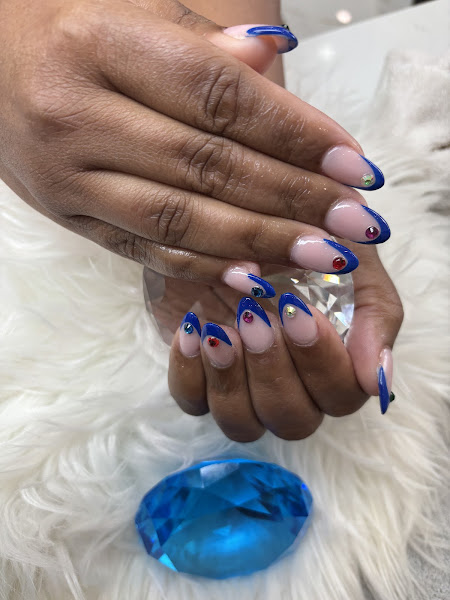 LUXE NAIL BAR at Temple University 2