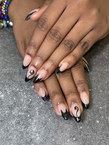 LUXE NAIL BAR at Temple University 4